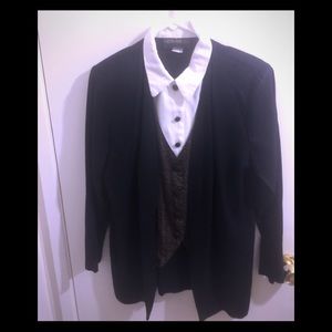 Just In Thyme Ltd. Women’s Top / Built in Vest